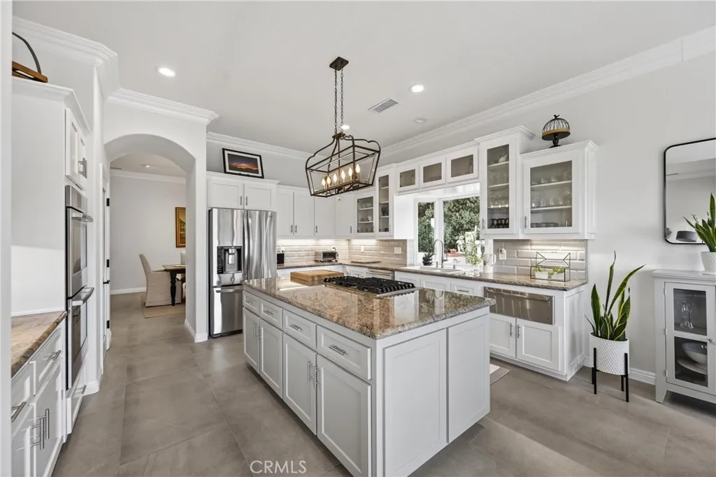 37939 Sky High Drive, Murrieta, California 92562 home-pic-14